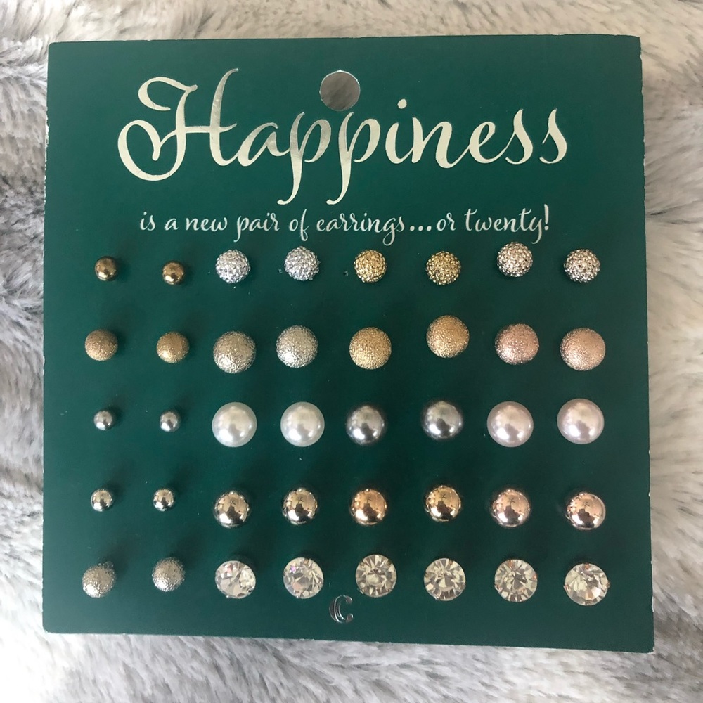 20 pairs of earrings!!!